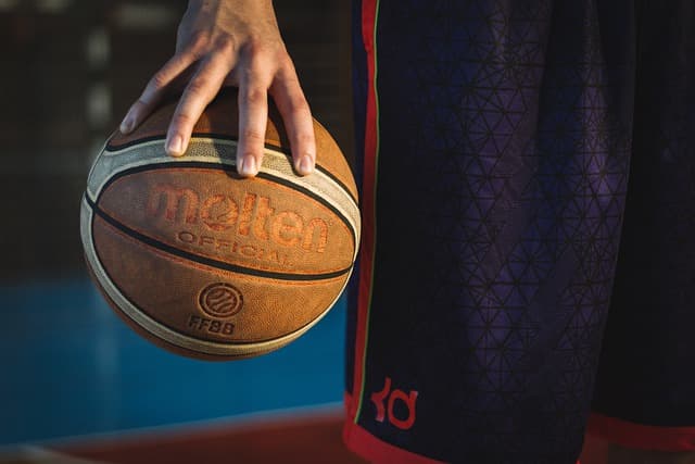 Les Légendes du Basket et Leurs Techniques de Tir Révolutionnaires