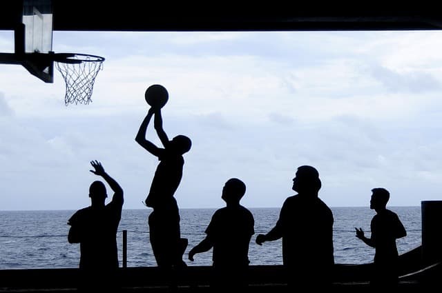 Les Rivaux Légendaires du Basket : Confrontations Épiques
